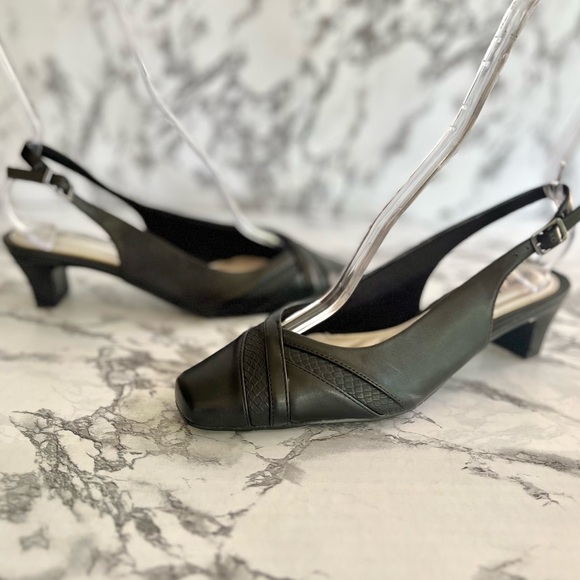 Easy Street Black Kitten Heel Faux Leather Slingbacks 7.5W - Picture 1 of 12